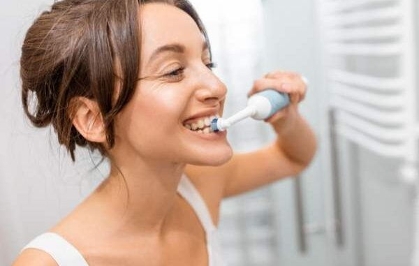 Self help tips to cure gum disease without going to a dentist